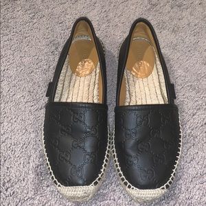 Gucci Espadrilles w/ duster bag